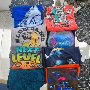 Bundle of 8 Old Navy graphic t shirts